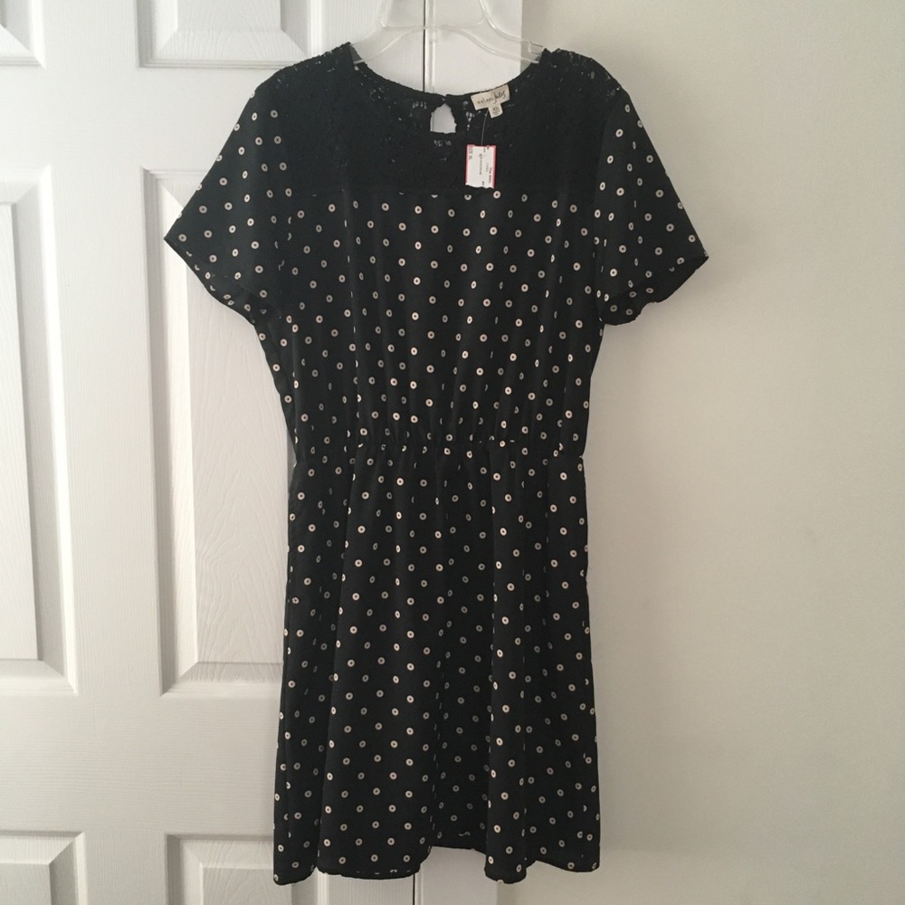 Black polka dot dress with pockets!!